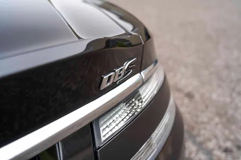 Aston Martin DBS Volante — photo 4 of 56