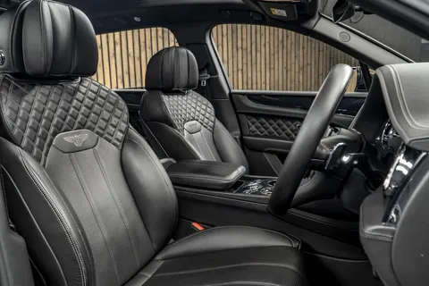 Bentley Bentayga V8 2