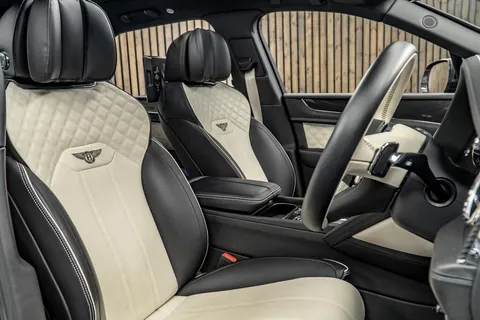 Bentley Bentayga Hybrid 2