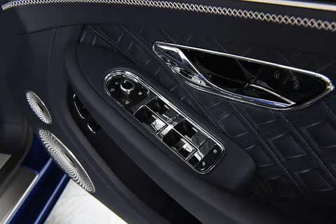 Bentley Continental GTC V8 — photo 2 of 31