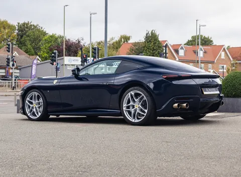 Ferrari Roma 4