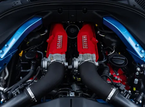 Ferrari Roma Spider 2