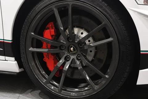 Lamborghini Gallardo LP 570-4 Superleggera — photo 2 of 47
