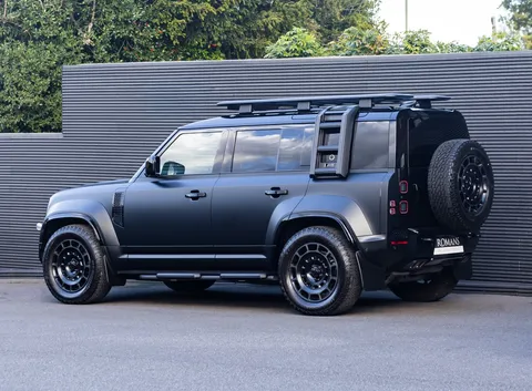 Land Rover Defender 110 OCTA Black 4