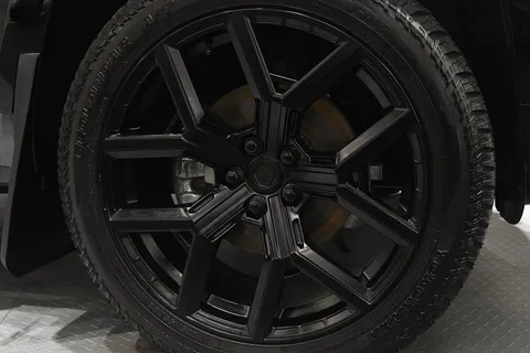 Land Rover Defender 90 D250 X-Dynamic HSE — photo 2 of 51