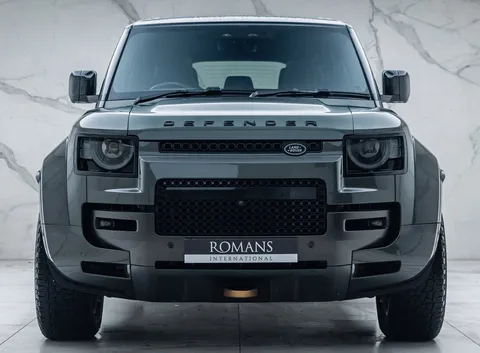 Land Rover Defender Octa Edition One — photo 5 of 47