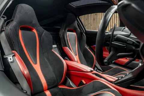 McLaren 720S Performance — photo 2 of 45
