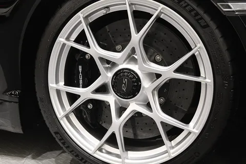 Porsche 718 Spyder RS — photo 2 of 47