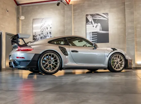 Porsche 911 GT2 RS Weissach — photo 3 of 61